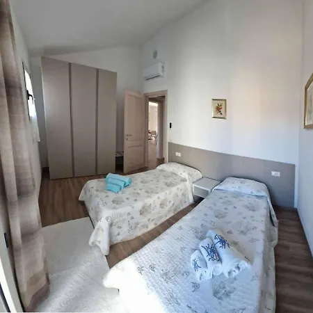 Casa Regina Elegante In Centro Apartment *