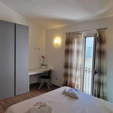 Casa Regina Elegante In Centro Apartment *