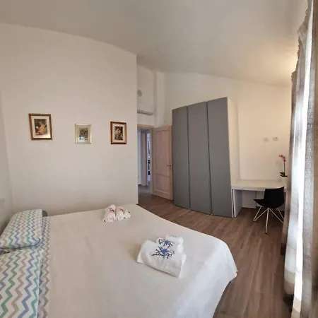 公寓 Casa Regina Elegante In Centro! 帕劳